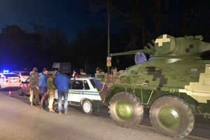 В Киеве произошло ДТП с БТР и авто военной инспекции