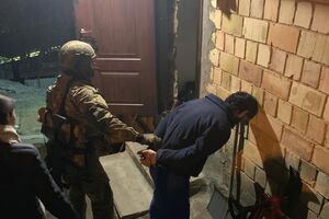 Підозрюваних затримали під час передання другої частини хабара в розмірі $10 тис.