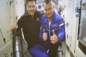 Пілотований корабель "Союз МС-12" успішно пристикувався до МКС. Фоторепортаж