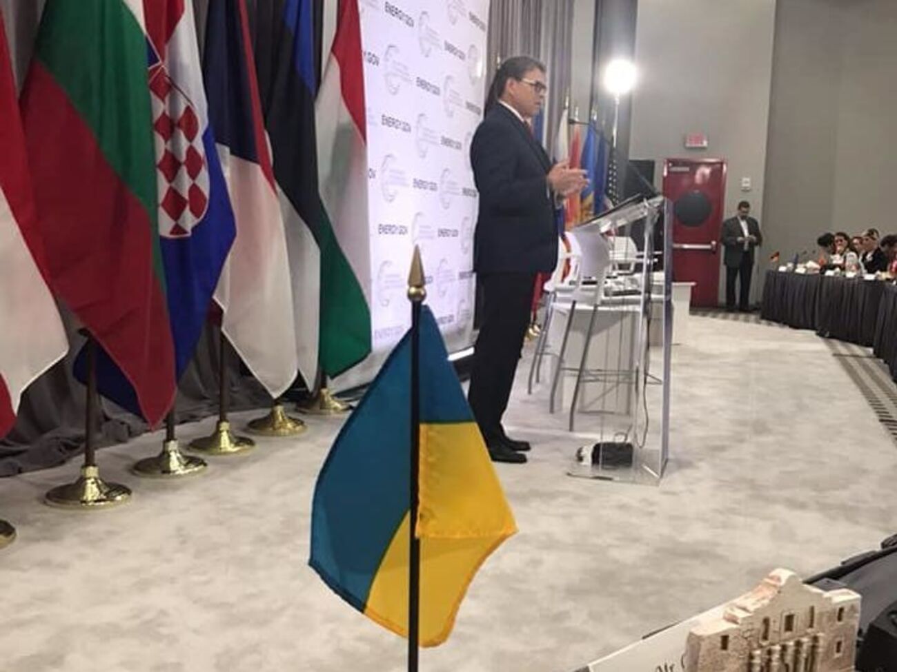 Министр энергетики США Рик Перри поставил &ldquo;Северный поток&nbsp;&ndash; 2&rdquo; в один ряд с российскими кибератаками и кампаниями по дезинформации