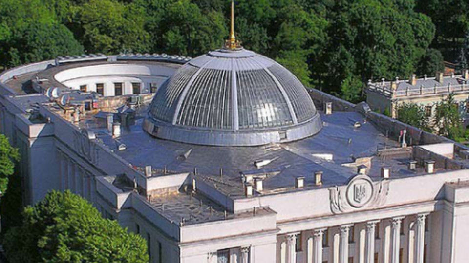 В Верховной Раде предлагают ввести за "распространение недостоверной информации" ответственность в виде крупных штрафов, исправительных и общественных работ