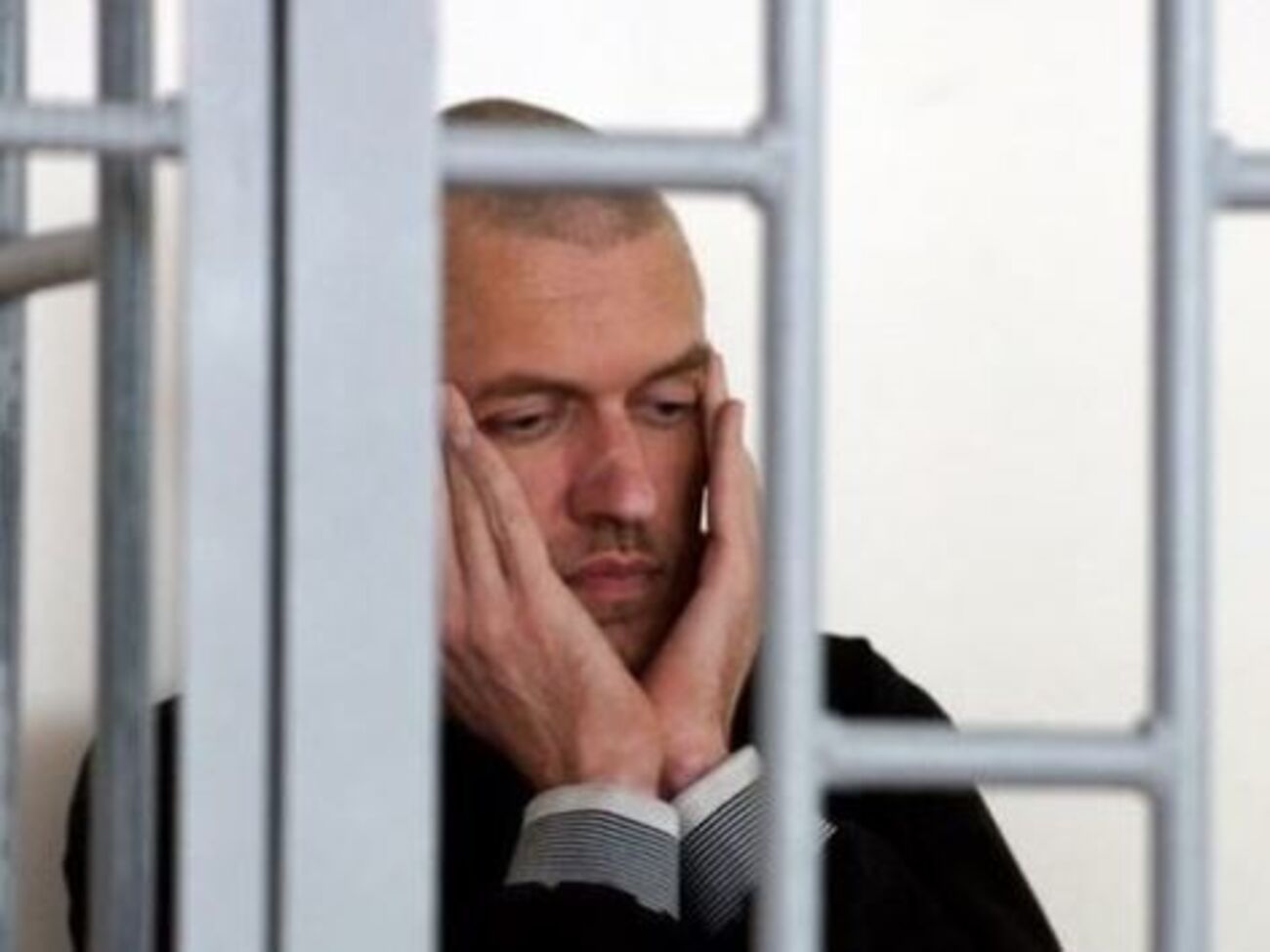 Клих скаржиться тільки на відсутність телевізора в палаті, у якій він сам