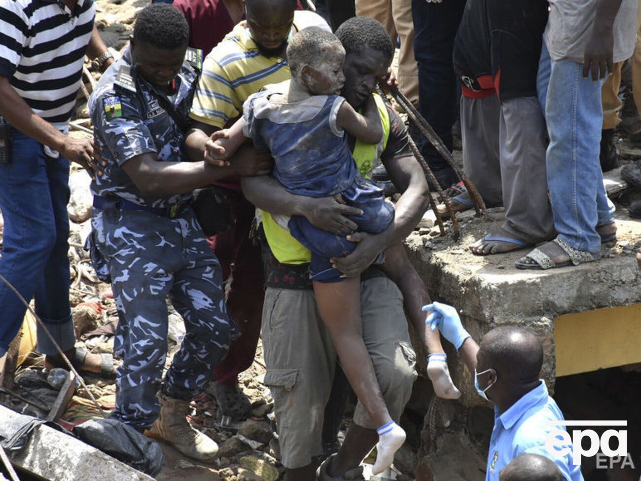 Здание школы обрушилось 13 марта