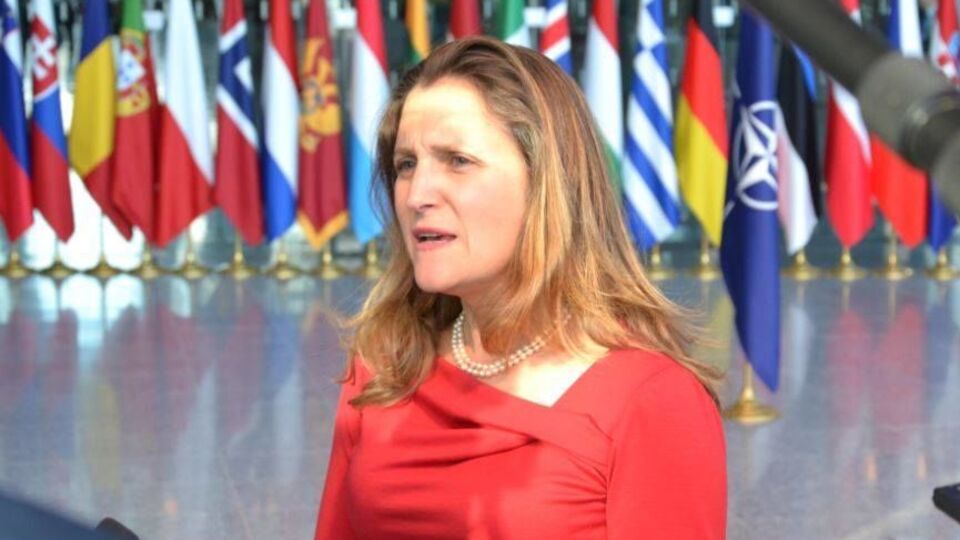 Фриланд призвала Россию освободить украинских моряков