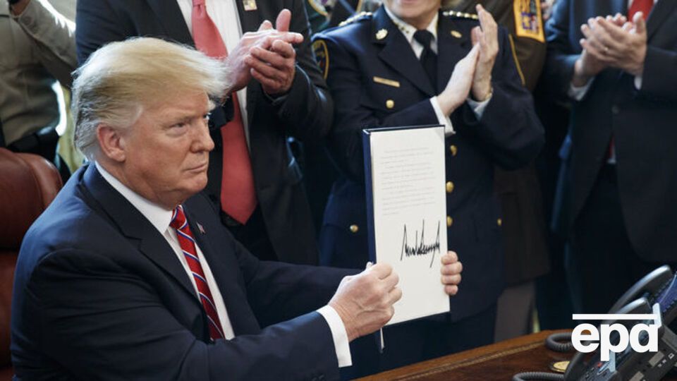 Трамп наклав вето за присутності прикордонників і митників
