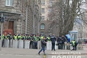 Правоохоронці закликали організаторів та учасників заходів дотримуватися встановлених правил поведінки