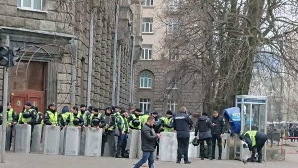 Правоохоронці закликали організаторів та учасників заходів дотримуватися встановлених правил поведінки