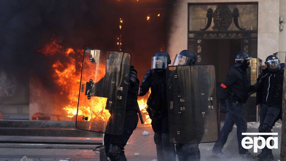Унаслідок пожежі постраждало двоє поліцейських