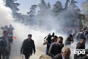 На демонстрацію в Тирані вийшло кілька тисяч осіб