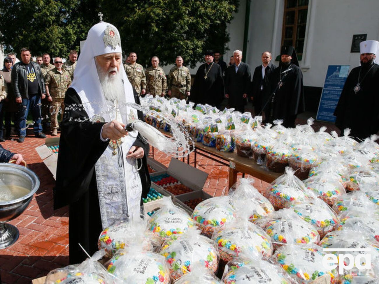 Филарет (на фото слева) заявил, что в случае его избрания предстоятелем ПЦУ стала бы патриархатом