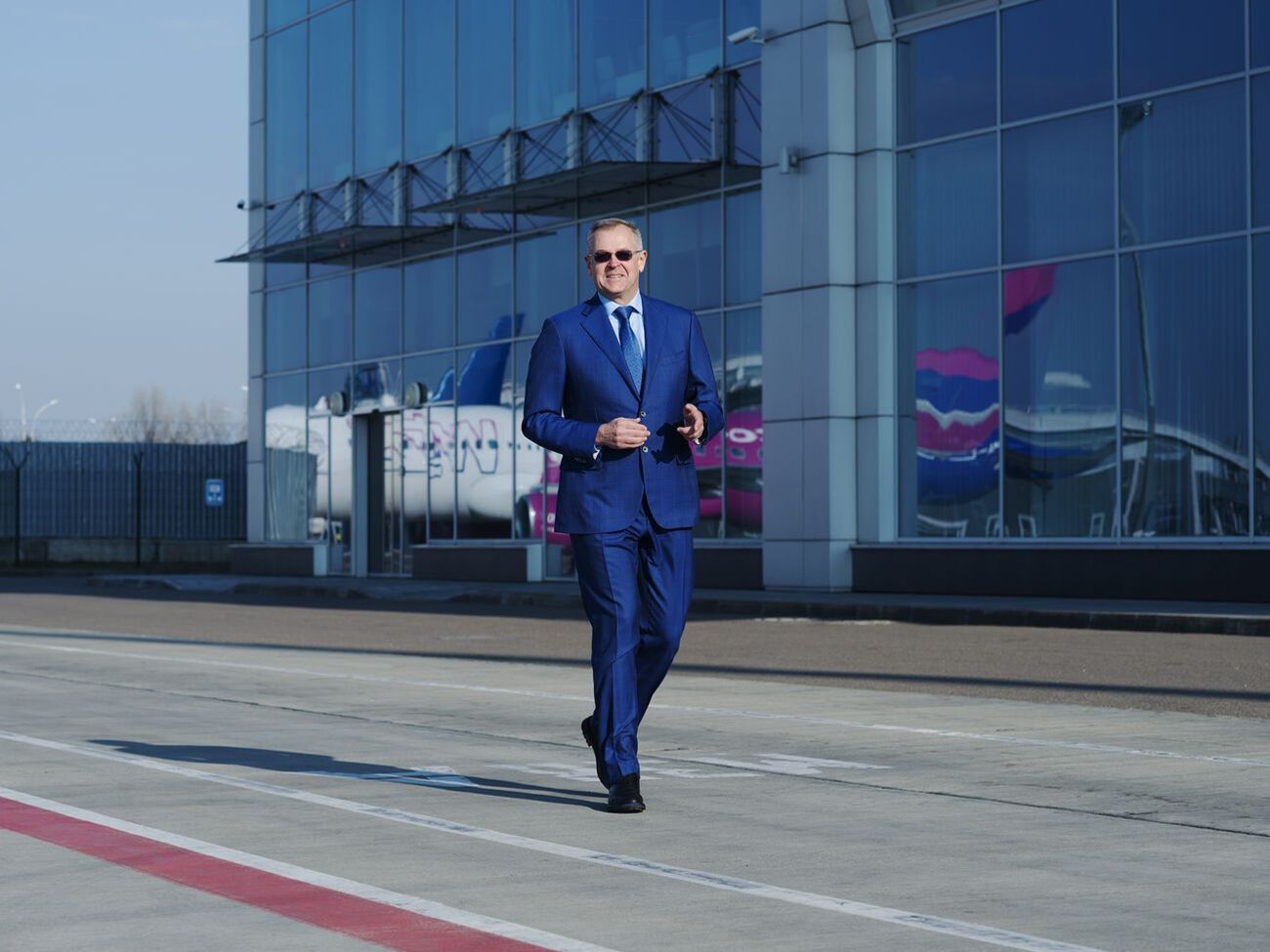 Денис Костржевський: Проведення експертизи спростує їхні уявні злочини, і справу треба буде закрити, повернути вилучені телефони, пояснити, навіщо обшукували і блокували аеропорт