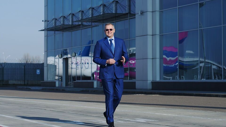 Денис Костржевський: Проведення експертизи спростує їхні уявні злочини, і справу треба буде закрити, повернути вилучені телефони, пояснити, навіщо обшукували і блокували аеропорт