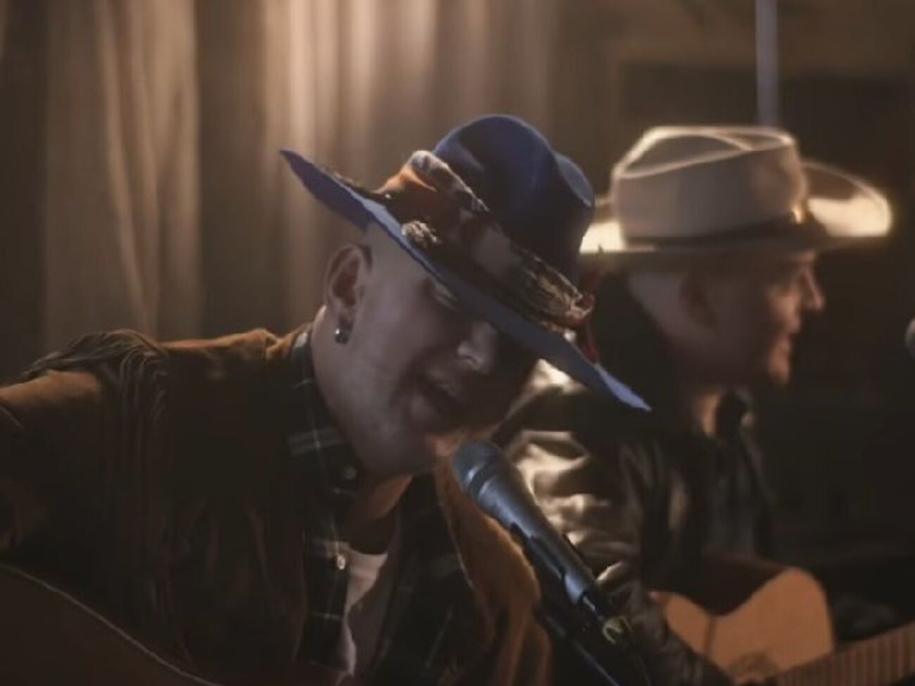 Потап сыграл музыку в стиле кантри