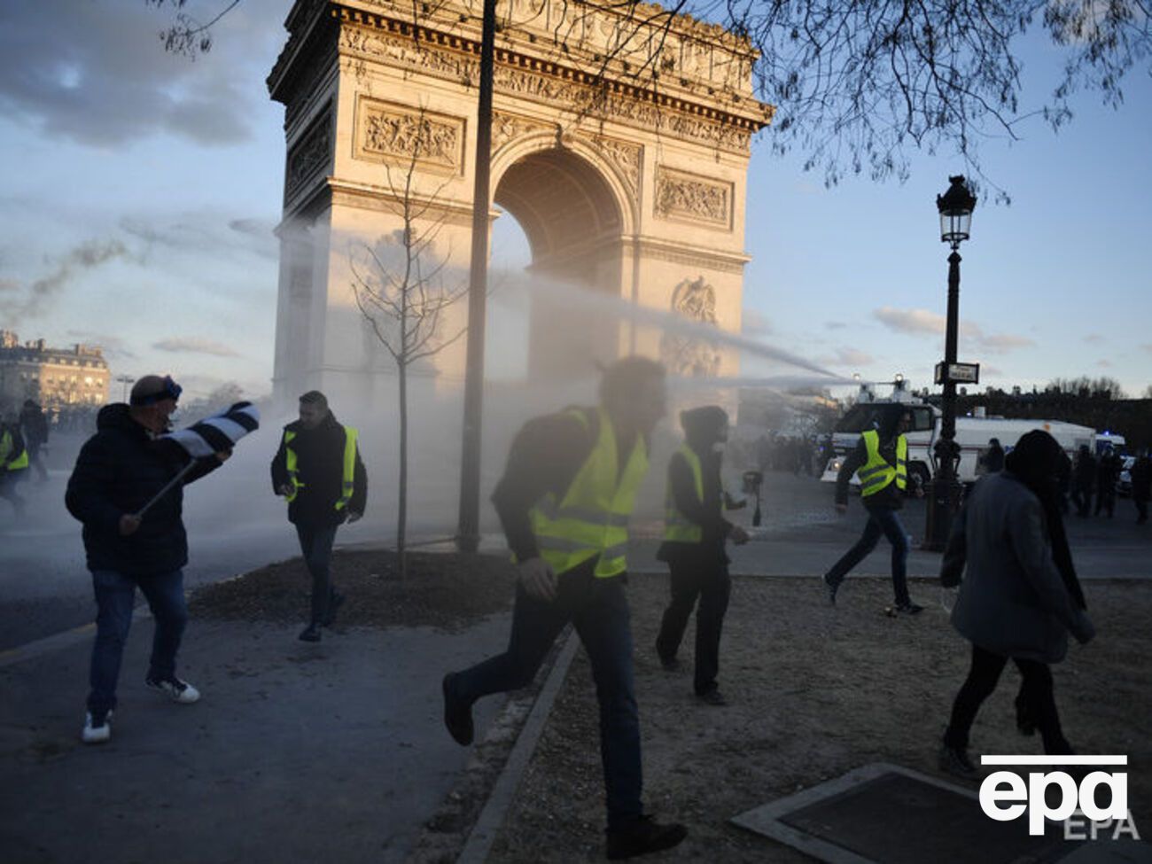 16 марта в Париже продолжались протесты "желтых жилетов"