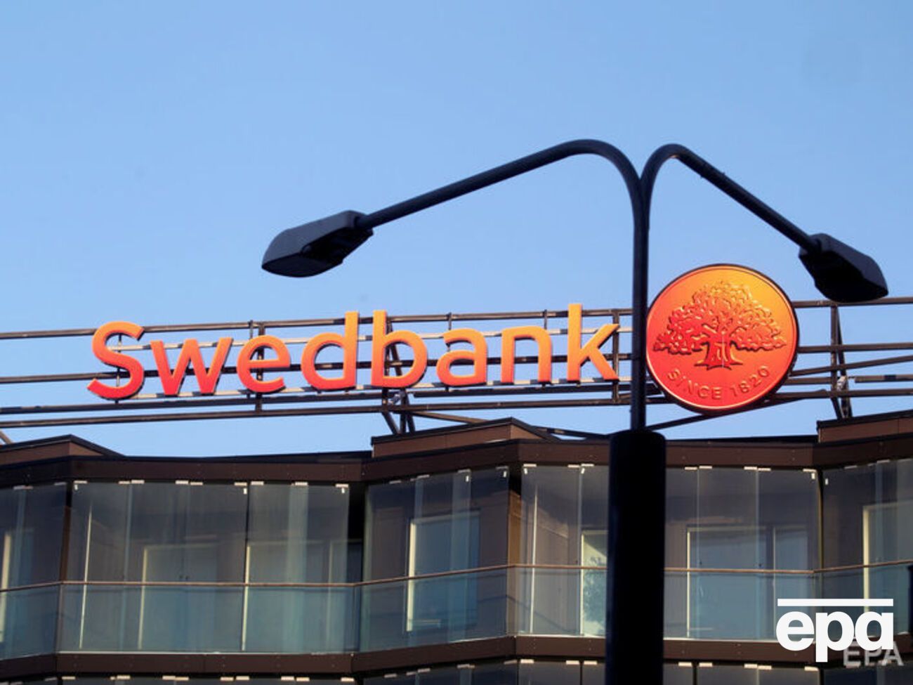 По данным шведского SVT, Янукович использовал счет Swedbank в Литве, чтобы "отмывать" средства в 2011 году