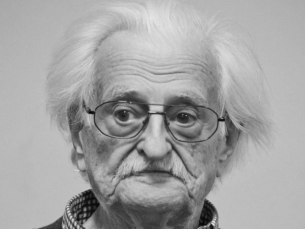 Помер режисер Марлен Хуцієв