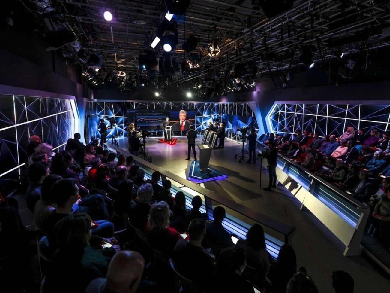 Порошенко: Каждый раз российская пропаганда рассказывает, что санкции продлевают в последний раз