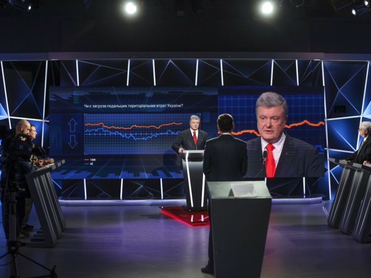 Порошенко: Есть достаточно инструментов, чтобы навести в стране порядок