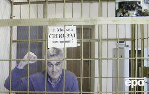 Калви сообщил, что ему не передают письма от родственников