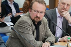 Назарбаєв підібрав вдалий момент для транзиту влади – РФ зайнята українськими виборами