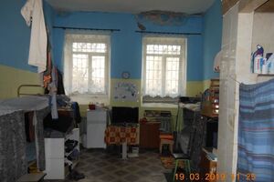 Денісова стверджує, що приміщення забезпечене централізованим опаленням і водопроводом