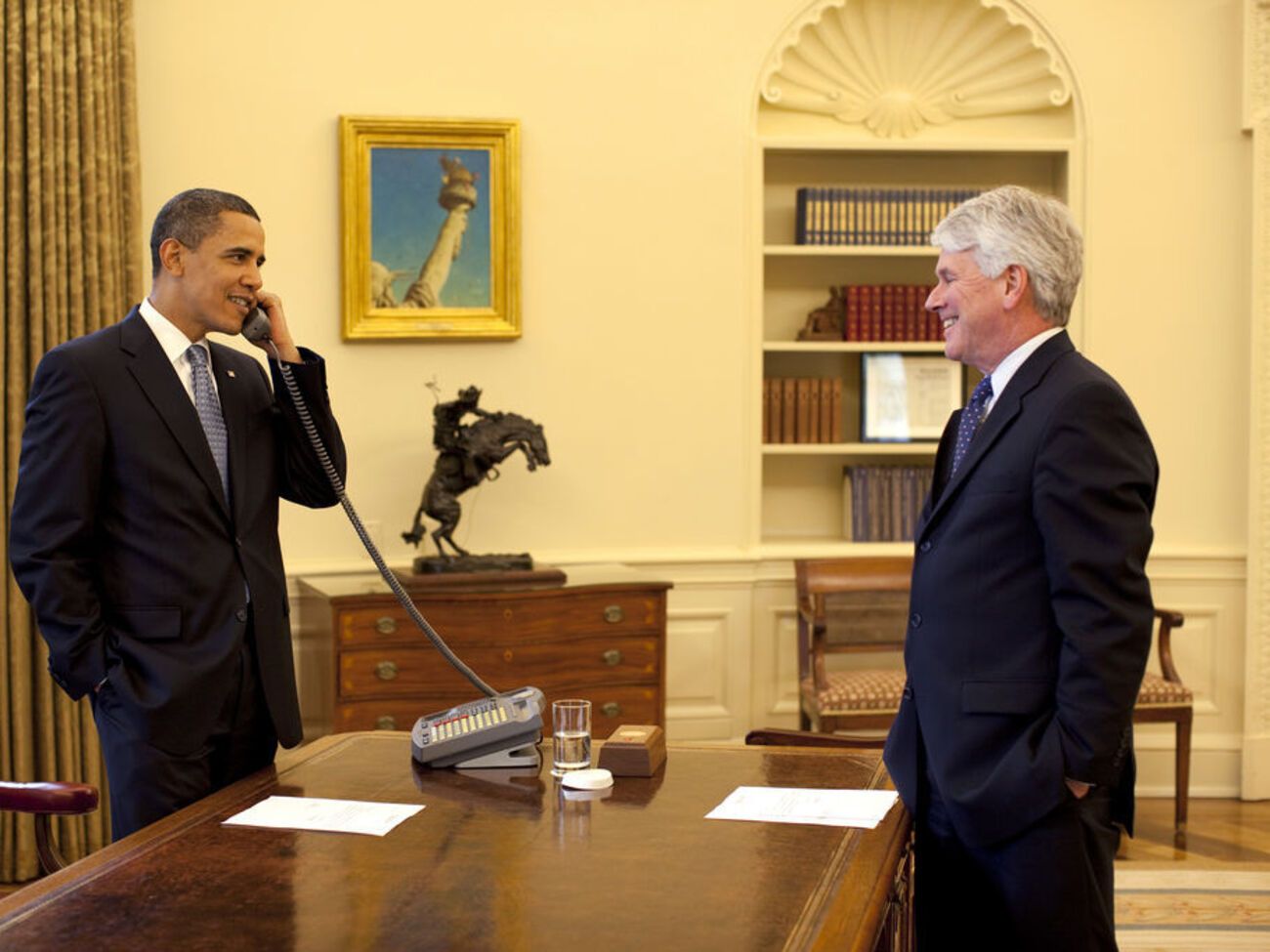 Крейг був співробітником юридичної служби Білого дому в перший рік президентства Барака Обами