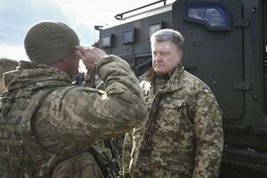 Порошенко з'їздив на передову