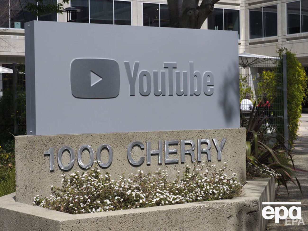 YouTube объявил о новой стратегии борьбы с комментариями педофилов