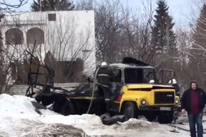 Коммунальщики ремонтировали водопровод
