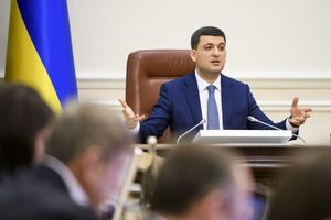 Гройсман заявив, що контракт із Коболєвим буде продовжено на рік