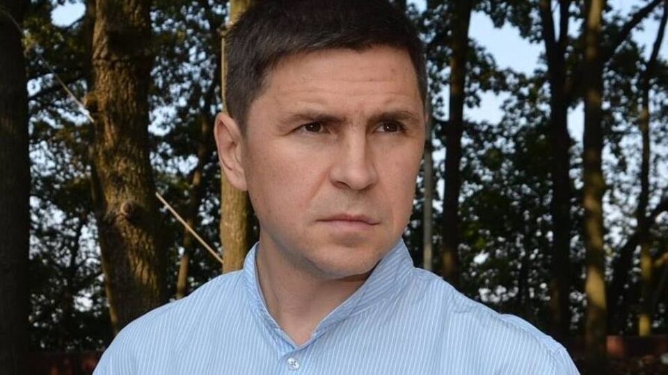 Михаил Подоляк: Функция Зеленского – зеркало, в котором гипертрофированными мазками отражается абсурдная сущность системы Петра Алексеевича