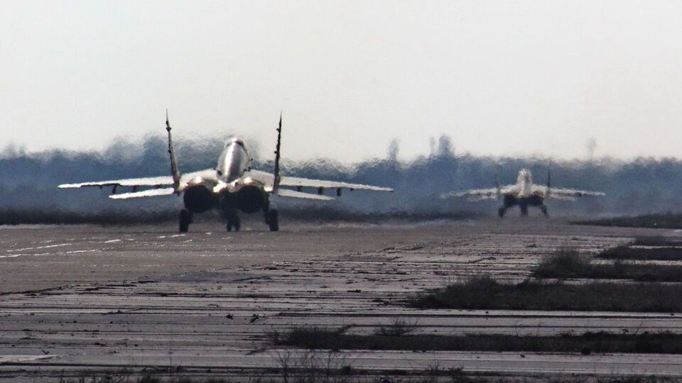 Украинские летчики готовятся сопровождать корабли на Азове