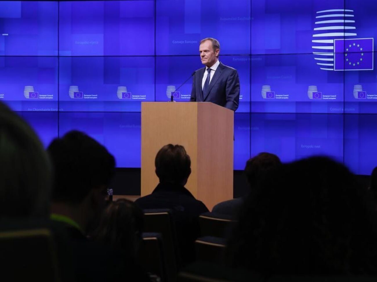 Туск провів брифінг після отримання листа від Мей