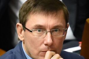 По словам Луценко, Путин шантажирует украинцев войной