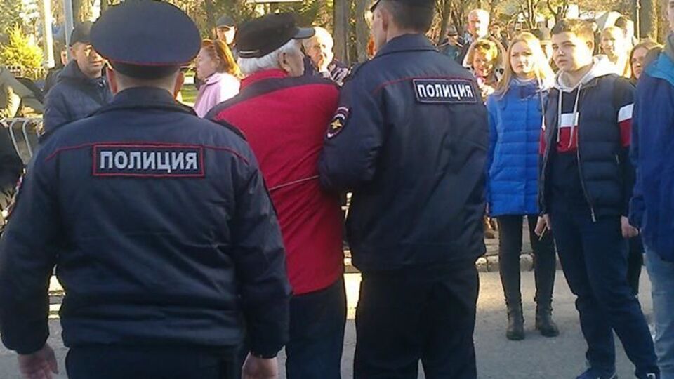 Мешкова задержали 18 марта, обвинив в неуважении к полиции