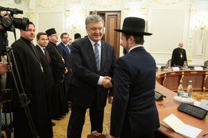 Порошенко: Выборы – это испытание для государства, для демократии, испытание единства для любого общества