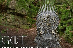 Один из тронов разместили в лесу