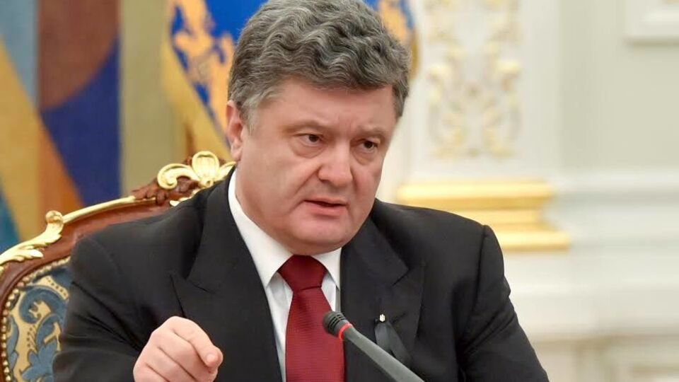 Президент указал, что только за прошлый год СБУ разгромила несколько агентурных сетей российской военной разведки и выявила личности более 150 пророссийских боевиков на Донбассе