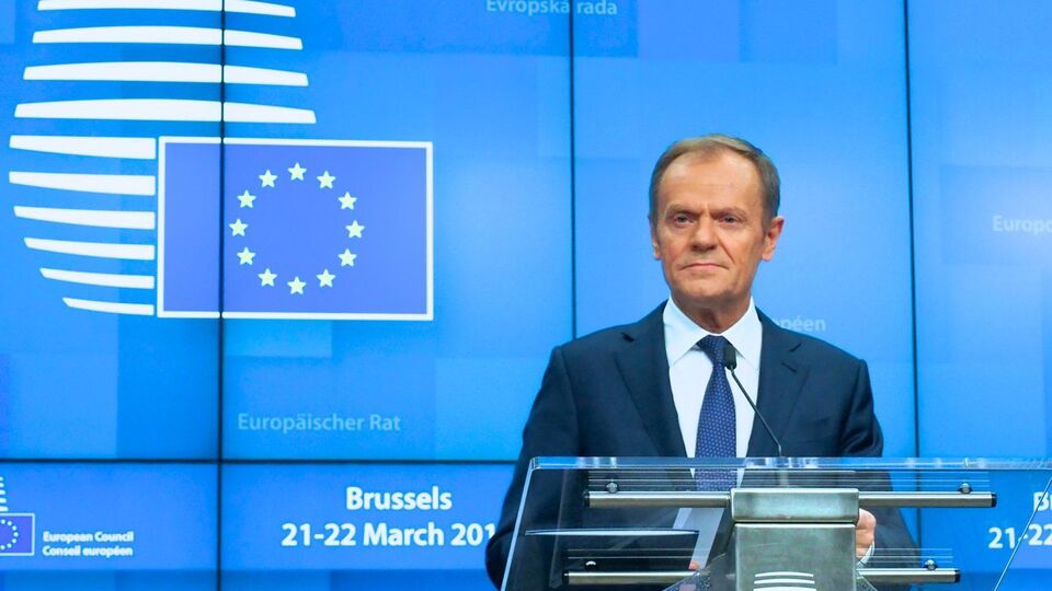 Вихід Британії з ЄС може відбутися 12 квітня або 22 травня, заявив Туск