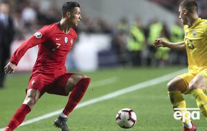 Роналду (на фото слева) не смог забить украинцам