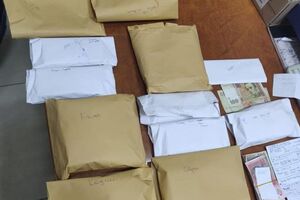 Правоохоронці припинили діяльність структури під час розподілу 1 млн 300 тис. грн