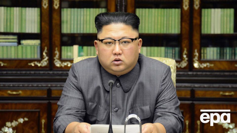 Ким Чен Ына фотограф частично заслонил на три секунды
