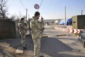 В украинской стороне СЦКК сообщили, что российская оккупационная администрация умышленно блокирует открытие "Золотого"
