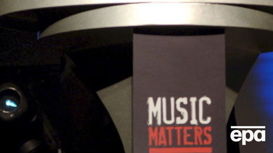 С помощью алгоритма записали уже пять пластинок для Warner Music