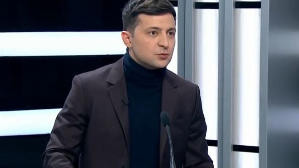 Зеленський: Я говорив, що готовий стати навіть на коліна, тільки не ставте на коліна Україну