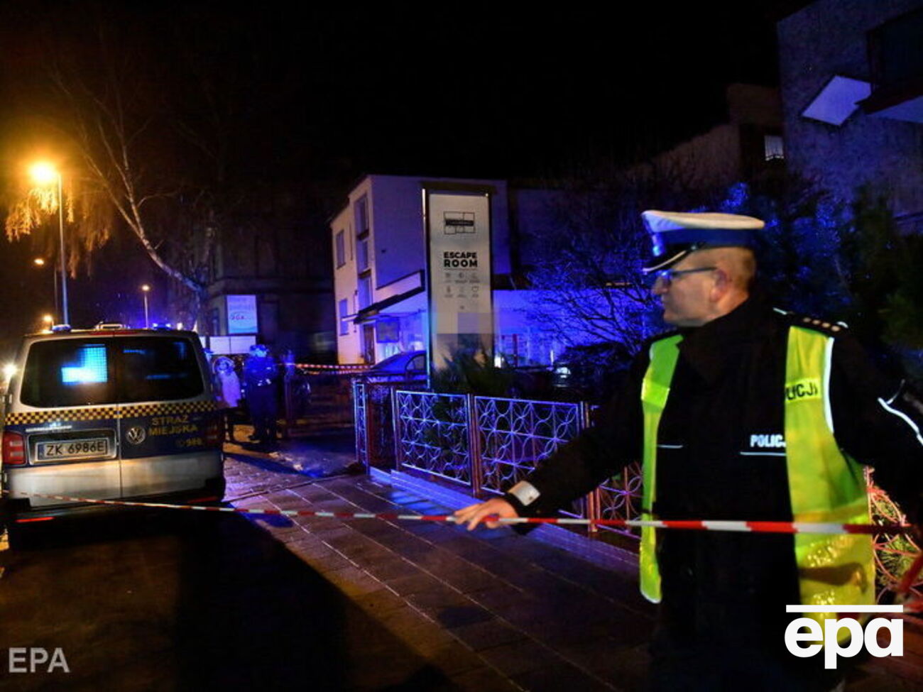 По данным полиции, попавшие в ДТП люди шли с нарушением правил дорожного движения