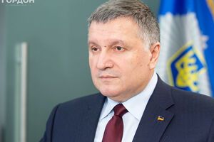 Думаю, рейтинг Зеленского – это тоска по новым политическим лидерам. Это визуальный образ, который он выстроил в своих кинофильмах, где представил некоего идеалистичного персонажа – президента Голобородько