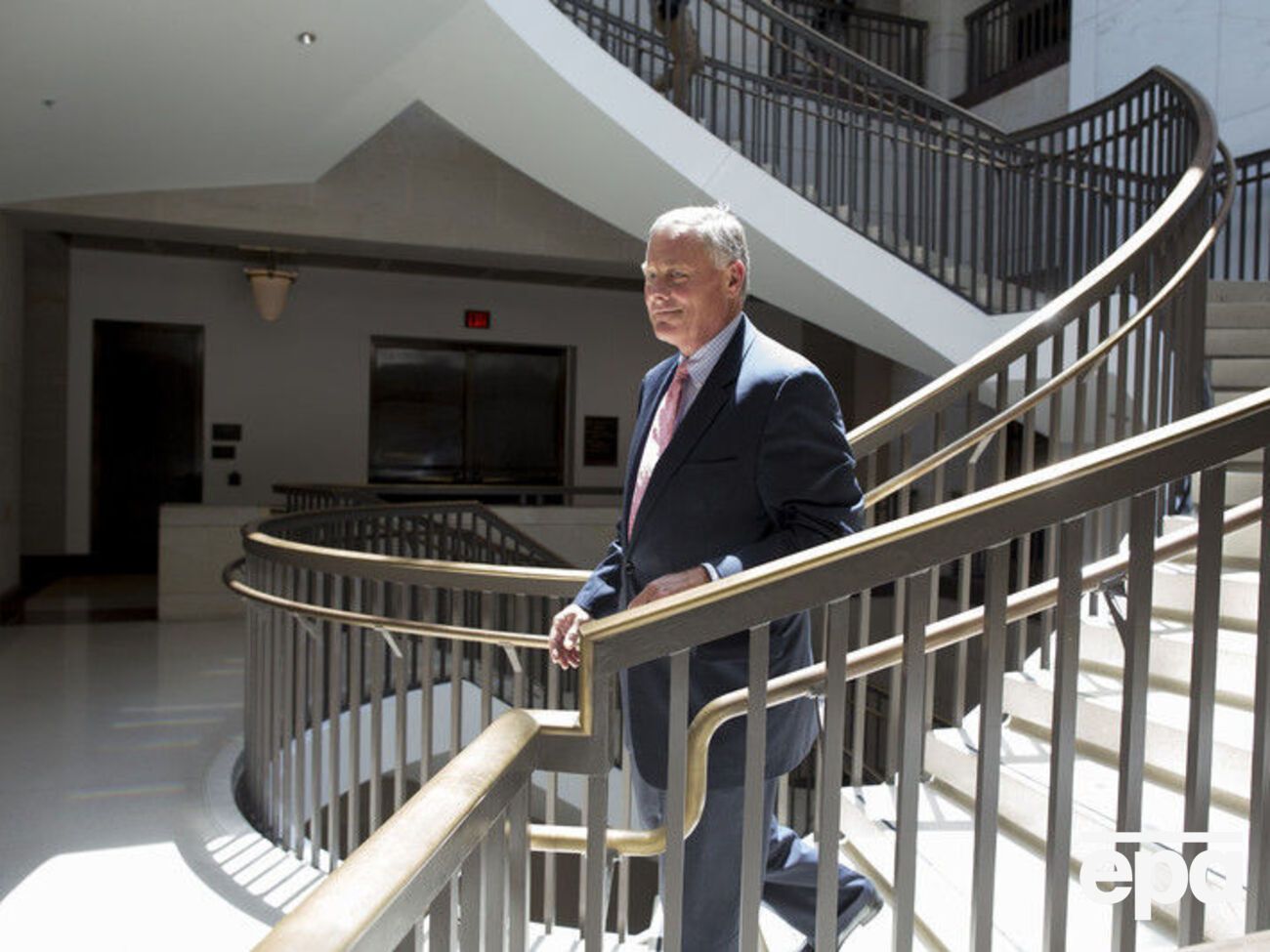 Берр: В течение следующих недель и месяцев комитет по разведке Сената завершит остальные интервью