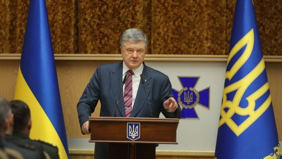 За словами представника штабу Порошенка, "найболючіше" буде програти в першому турі