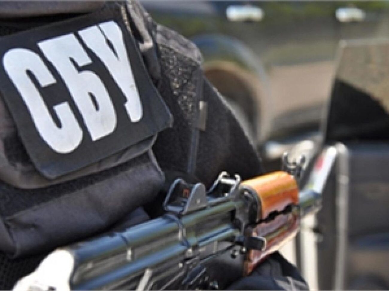 Чоловік, який назвався співробітником Антитерористичного центру СБУ, заявив про роботу на Росію